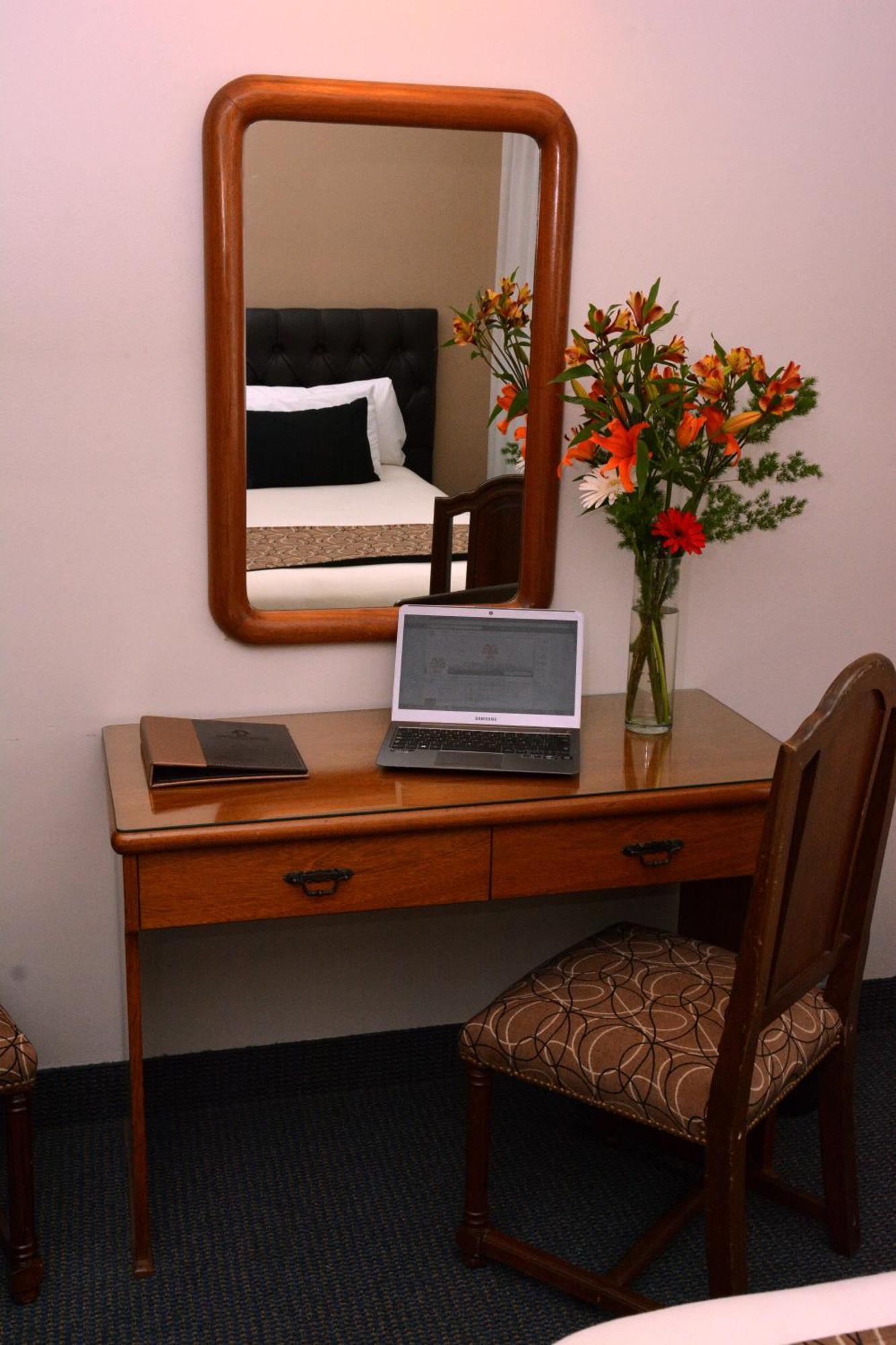 Centuria Hotel Buenos Aires Rum bild